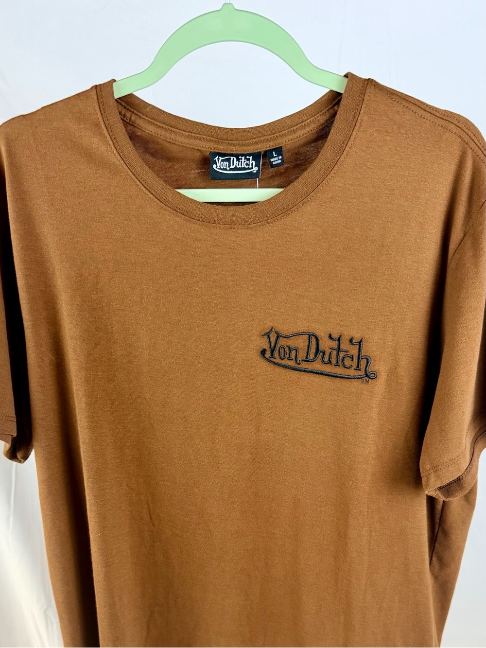 Von Dutch Men's Brown Crewneck T-Shirt with Navy Embroidered logo NWT